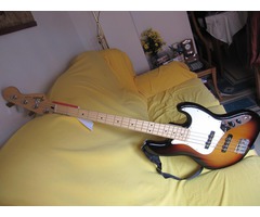 Bajo Eléctrico FENDER STANDARD JAZZ BASS