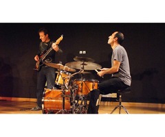 El bajo y la batería como solistas con Juan y José San Martín